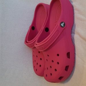 CROCS Ladies 10, Men's 8 "Barbie" Pink